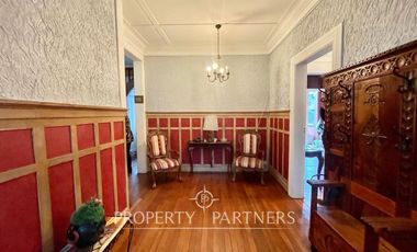 Se vende bellísima y tradicional casa porteña