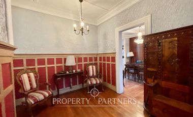 Se vende bellísima y tradicional casa porteña
