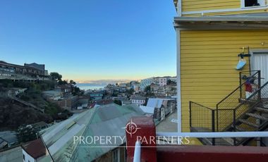 Se vende bellísima y tradicional casa porteña