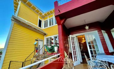 Se vende bellísima y tradicional casa porteña