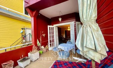 Se vende bellísima y tradicional casa porteña