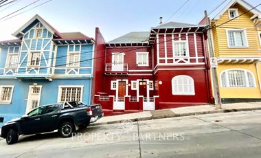 Se vende bellísima y tradicional casa porteña