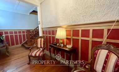 Se vende bellísima y tradicional casa porteña
