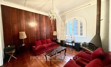Se vende bellísima y tradicional casa porteña