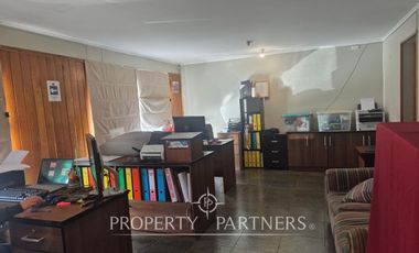 Arriendo ideal uso institucional o comercial en Costanera
