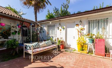 Amplia casa con gran terreno en Villa Macul