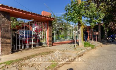 Amplia casa con gran terreno en Villa Macul