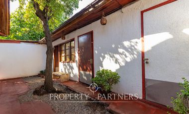 Amplia casa con gran terreno en Villa Macul