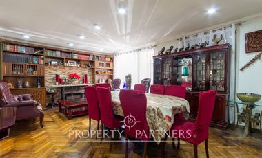 Amplia casa con gran terreno en Villa Macul