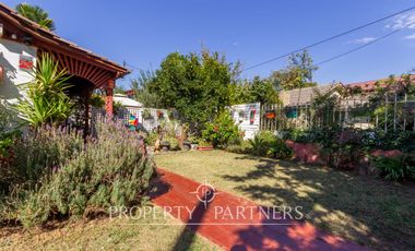 Amplia casa con gran terreno en Villa Macul