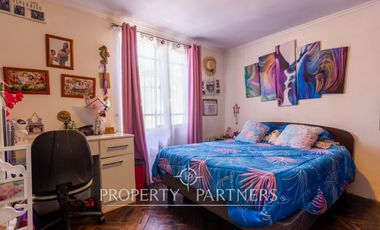 Amplia casa con gran terreno en Villa Macul