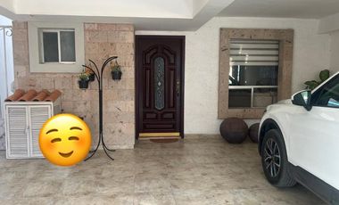 CASA EN VENTA CON ALBERCA EN RESIDENCIAL SENDEROS TORREON, COAHUILA.