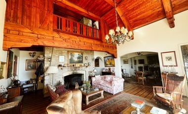 Venta Casa Estilo Inglés en Santo Domingo Tradicional