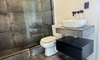 Casa Estilo Moderno en Venta - En El Ensueño