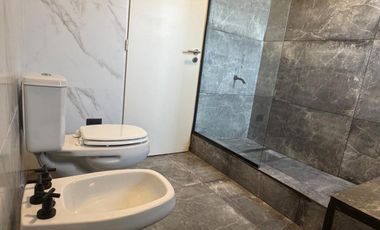 Casa Estilo Moderno en Venta - En El Ensueño