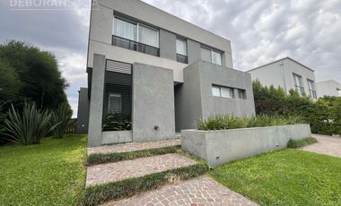 Casa en alquiler Barrio Los Castaños Nordelta pileta 3 habitaciones y dependencia