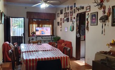 CASA EN VENTA 20 DE JUNIO