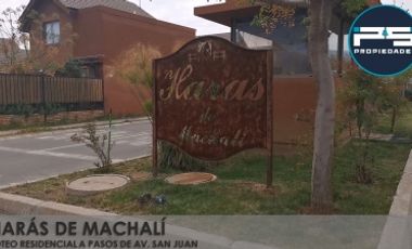 Casa con Piscina y Seguridad 24/7 – 3D+3B