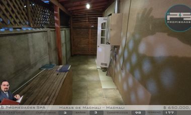 Casa con Piscina y Seguridad 24/7 – 3D+3B