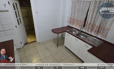 Casa con Piscina y Seguridad 24/7 – 3D+3B