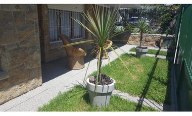 MOGOTES; MUY LINDO CHALET 3 AMB C/ DEPENDENCIA