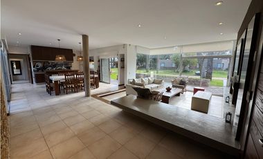 CASA EN VENTA EN ALAMOS