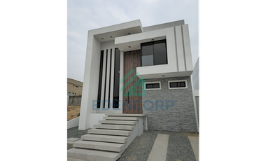 Casa en URB. CONDADO VICOLINCI