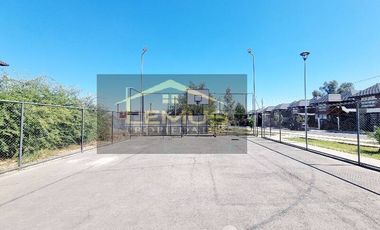 SE VENDE HERMOSA CASA CON AMPLIO PATIO EN LOS ANDES