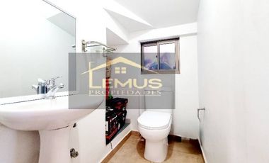 SE VENDE HERMOSA CASA CON AMPLIO PATIO EN LOS ANDES