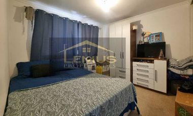SE VENDE HERMOSA CASA CON AMPLIO PATIO EN LOS ANDES