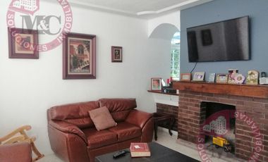 Casa con departamento independiente a la venta en Fracc. El Dorado, Ags.