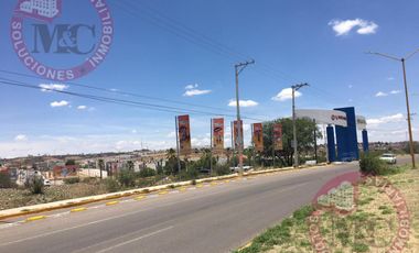 Terreno comercial en Renta, al Oriente, zona de crecimiento, alto flujo.