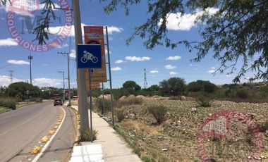 Terreno comercial en Renta, al Oriente, zona de crecimiento, alto flujo.