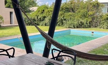Alquiler Casa tres dorm. con piscina BÂ° La Zagala