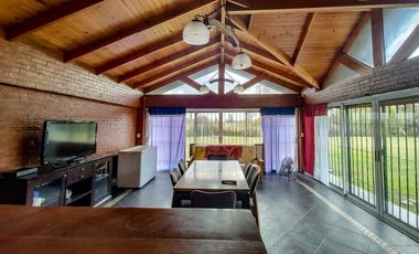 CASA 5 AMBIENTES PERMUTA PILETA QUINCHO PARRILLA