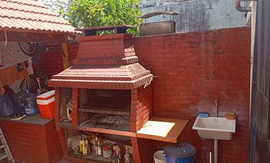 Venta dupelx 3 ambientes con patio en Lanús Oeste.