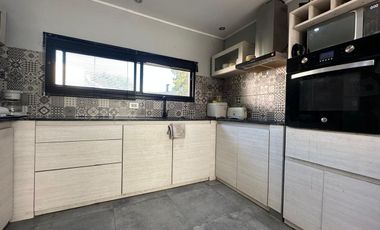Casas en venta 4 dormitorios en Los Talas Berisso
