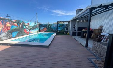 CASA DE 2 DORMITORIOS CON PILETA EN VENTA