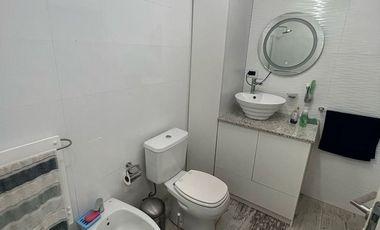 CASA DE 2 DORMITORIOS CON PILETA EN VENTA