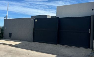 CASA DE 2 DORMITORIOS CON PILETA EN VENTA