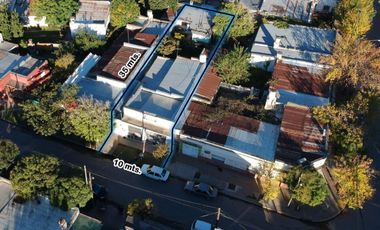 VENTA DE CASA MULTIFAMILIAR C/ LOCALES AL FRENTE