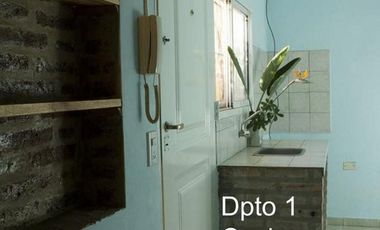 VENTA DE CASA MULTIFAMILIAR C/ LOCALES AL FRENTE