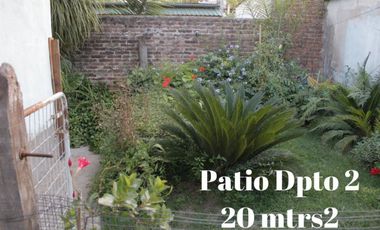 VENTA DE CASA MULTIFAMILIAR C/ LOCALES AL FRENTE
