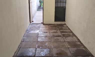 VENTA DE CASA MULTIFAMILIAR C/ LOCALES AL FRENTE