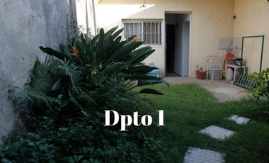 VENTA DE CASA MULTIFAMILIAR C/ LOCALES AL FRENTE