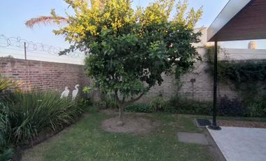 CASA QUINTA EN VENTA EN LINCOLN CON PILETA