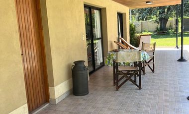 CASA QUINTA EN VENTA EN LINCOLN CON PILETA