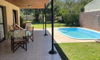 CASA QUINTA EN VENTA EN LINCOLN CON PILETA