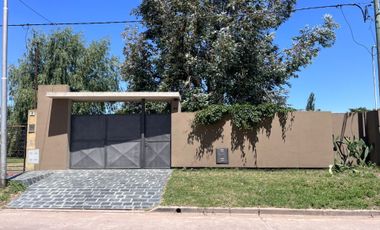 CASA QUINTA EN VENTA EN LINCOLN CON PILETA