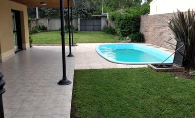 CASA QUINTA EN VENTA EN LINCOLN CON PILETA